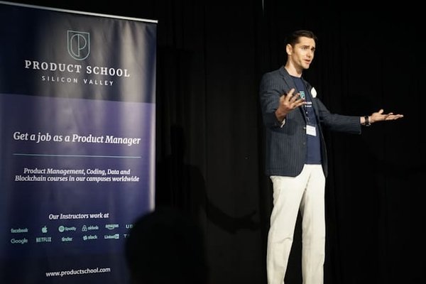 Quels sont les bénéfices de l'intégration de la formation en intelligence collective dans les programmes de leadership ?